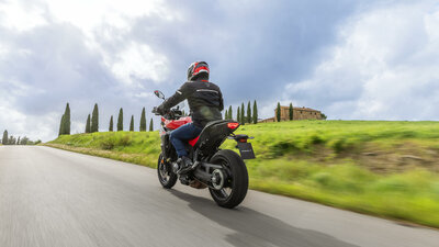 YAMAHA TRACER 7