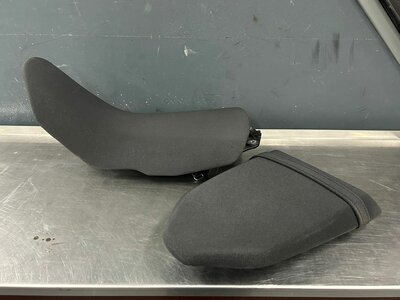 Zadel set Yamaha Tenere 700 origineel