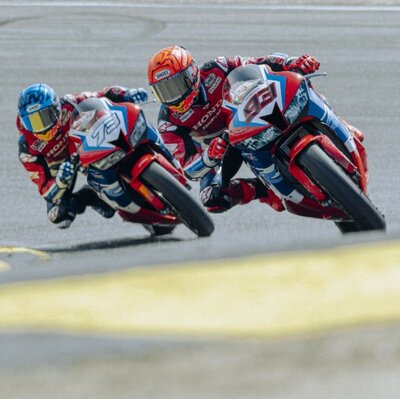 SHOEI X-SPR PRO Gardner TC-2